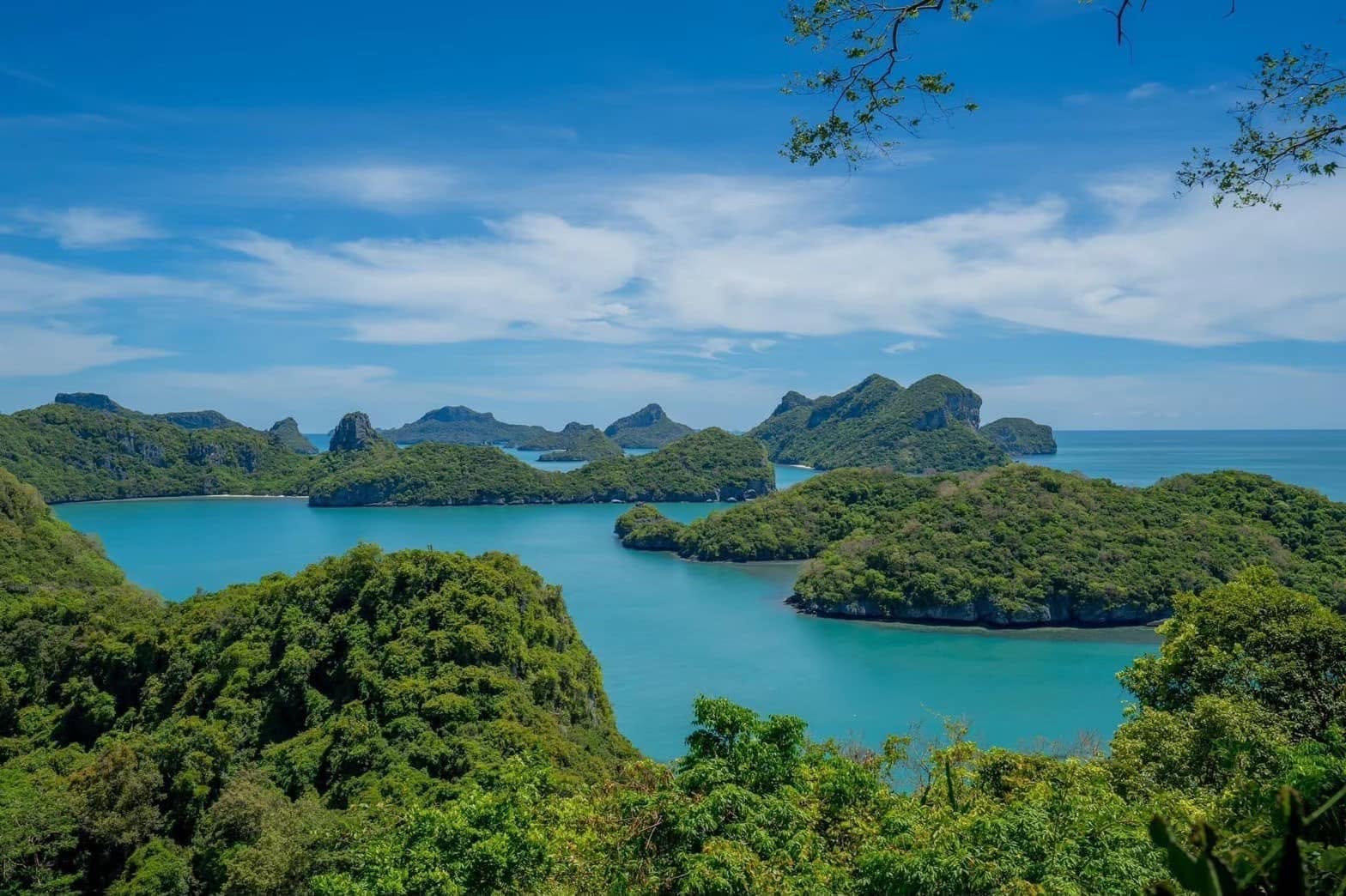 วิวพาโนรามาหมู่เกาะอ่างทอง